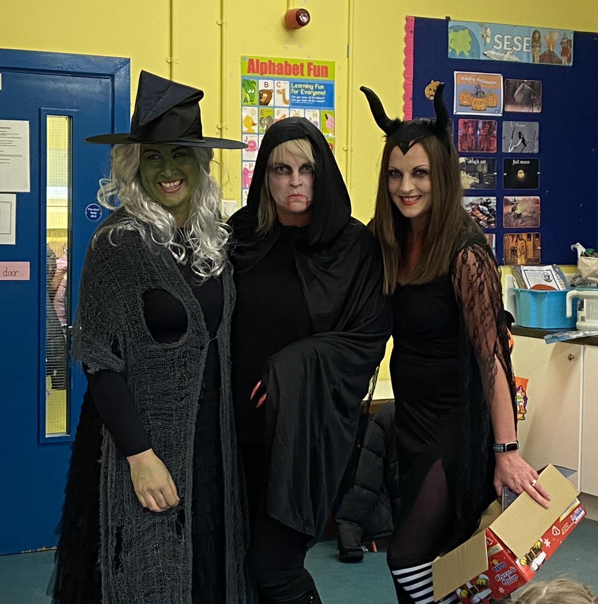‘Three witches from the Parents council visited the school this afternoon to wish all the children a happy Halloween and midterm. They also gave every child some spooky treats to enjoy
