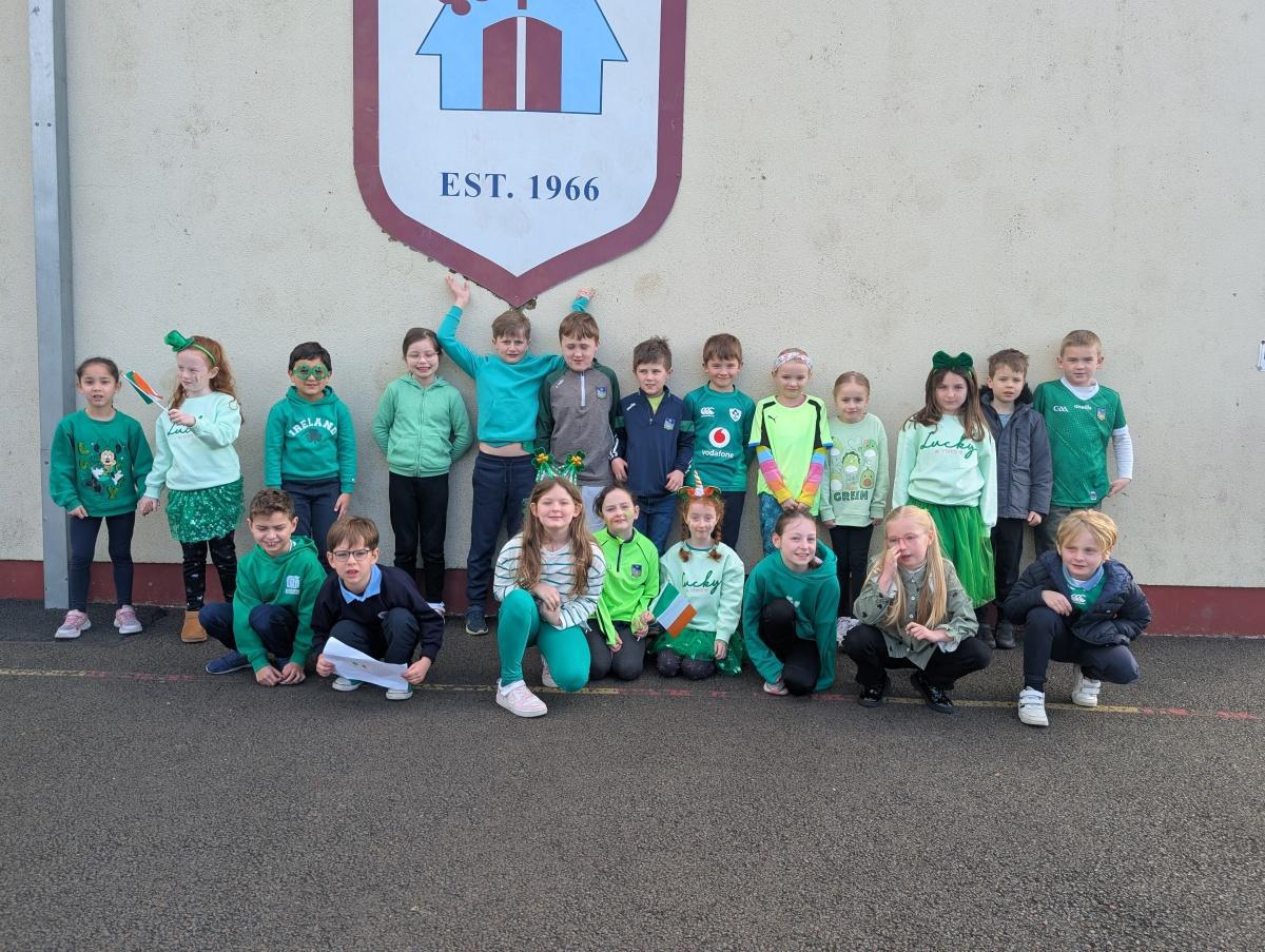 Lá Glas - 1st & 2nd Class