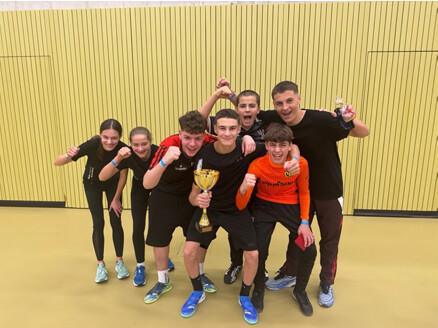 Die SE3a triumphiert: Sieg beim Futsalturnier in Oensingen Die SE3a triumphiert: Sieg beim Futsalturnier in Oensingen