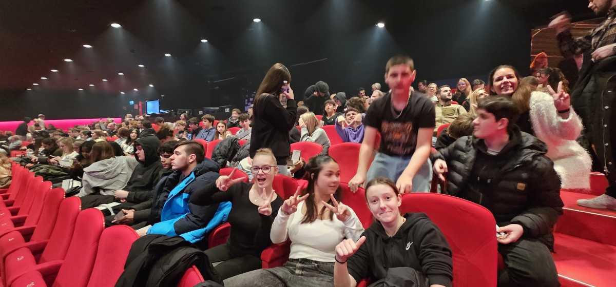 Musicalbesuch der 3. Sek B-Klassen am 21. Januar 2025 Musicalbesuch der 3. Sek B-Klassen am 21. Januar 2025