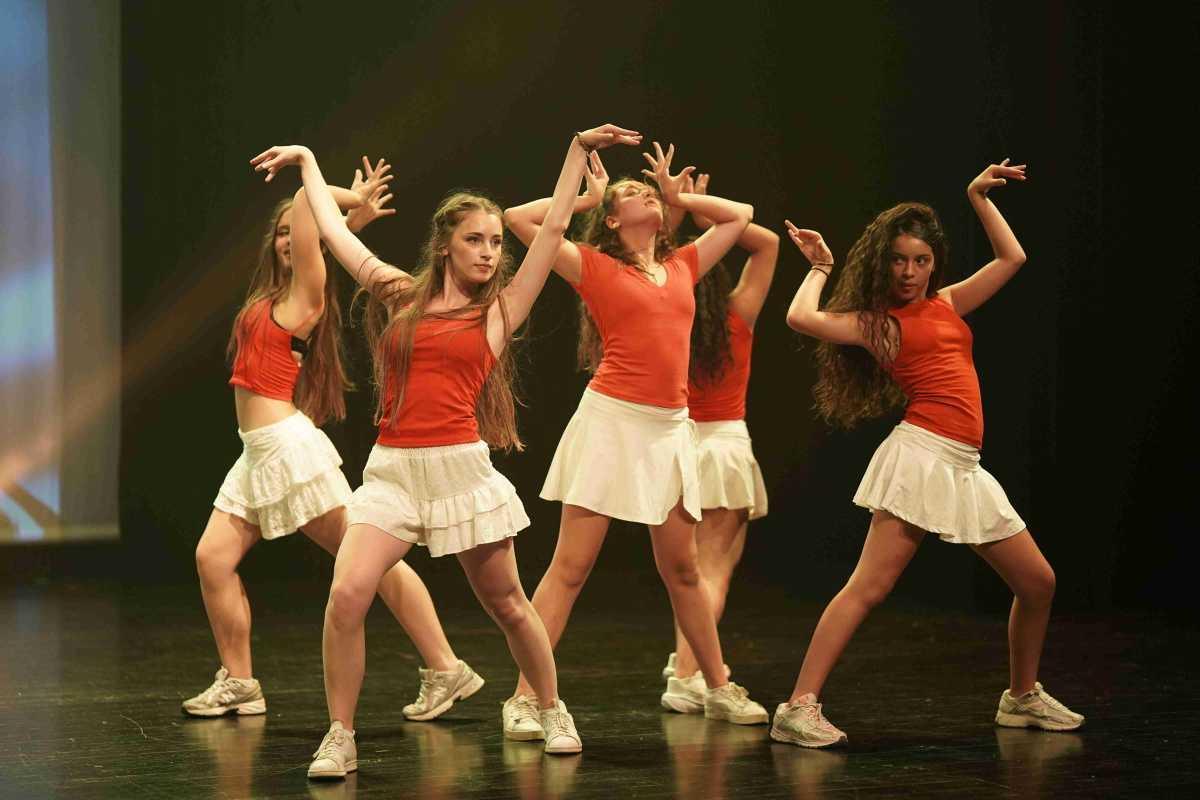 Cours de Hip-Hop (NewStyle - JazzFunk) pour Pré-Ados (11-14 ans) à Thionville Cours de Hip-Hop (NewStyle - JazzFunk) pour Pré-Ados (11-14 ans) à Thionville