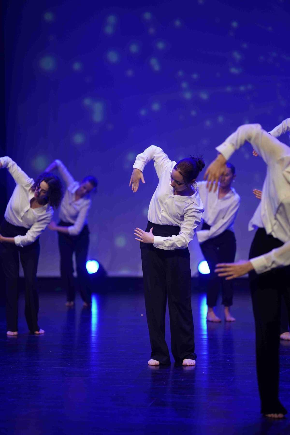 Cours de Danse Contemporaine pour Adultes Tous Niveaux à Metz Cours de Danse Contemporaine pour Adultes Tous Niveaux à Metz