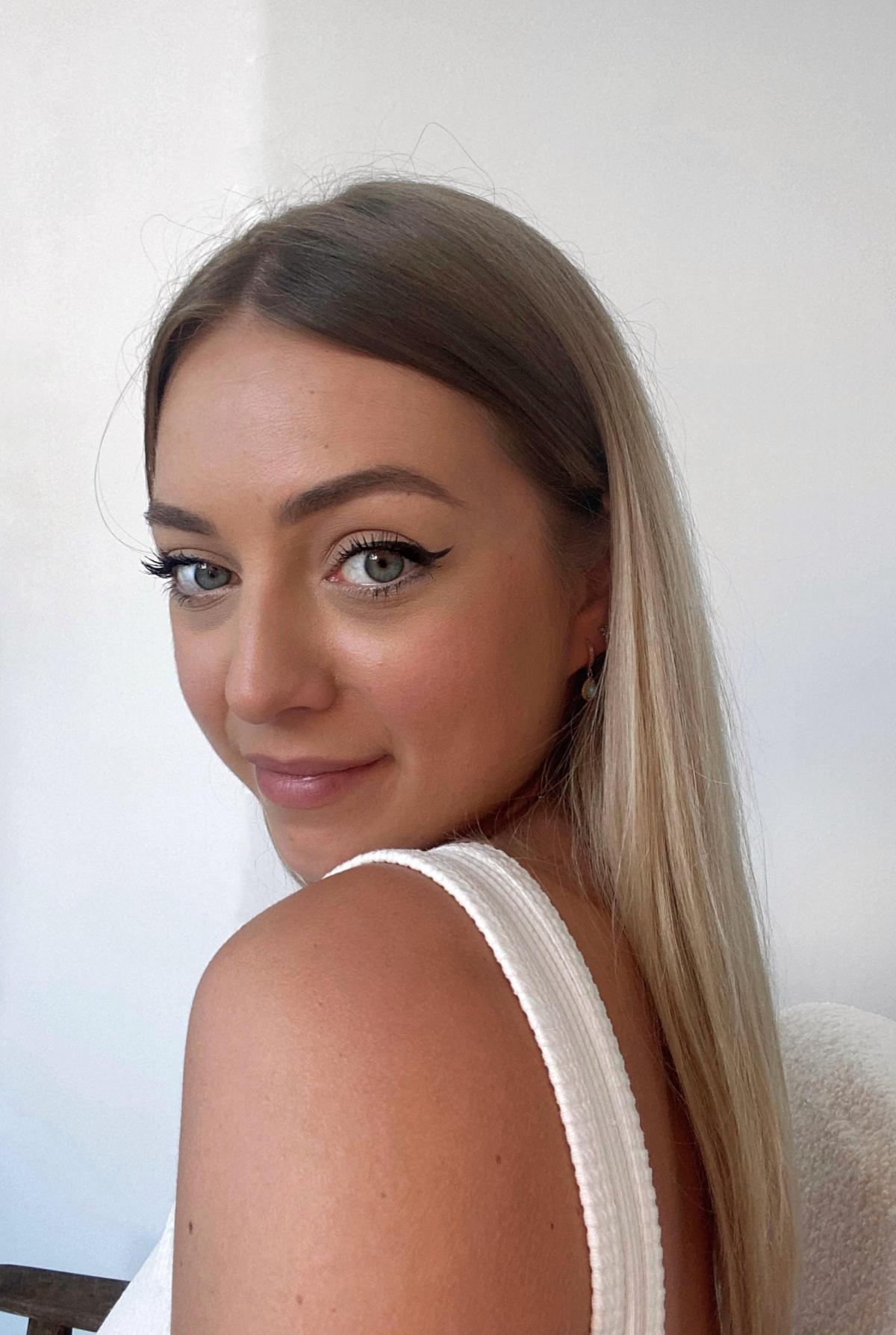 Léa, PROFESSEUR DE DANSE MODERN JAZZ & ÉVEIL  Léa, PROFESSEUR DE DANSE MODERN JAZZ & ÉVEIL