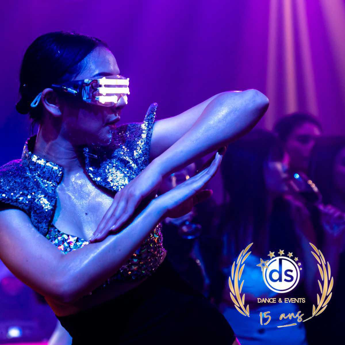 Spectacle de Danse pour Évènement d'Entreprise & Autres (Festival, Ville, etc.) Spectacle de Danse pour Évènement d'Entreprise & Autres (Festival, Ville, etc.)