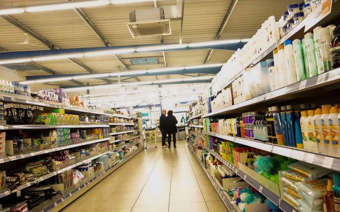 Les hypermarchés sous la pression des déstockeurs et des discounters Les hypermarchés sous la pression des déstockeurs et des discounters