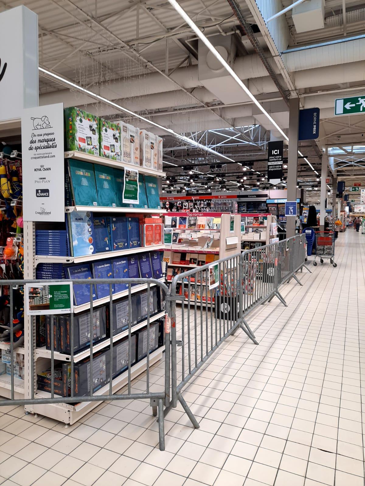 Reconfinement - Livres, jouets, vêtements : entre la fermeture des rayons dans les grandes surfaces et la réouverture des petits commerces, la fronde s'organise