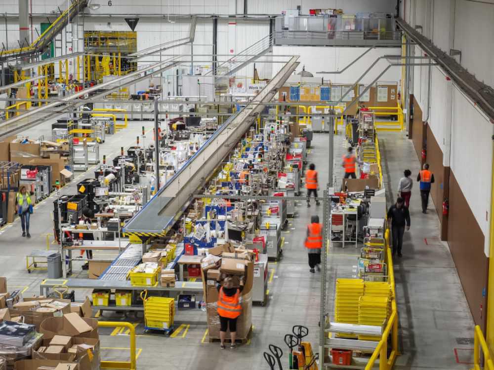 Tensions maximales chez Amazon France, les syndicats appellent à la grève