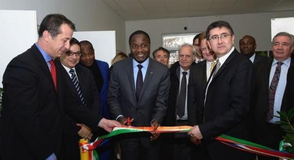 © Mamadou Sangafowa Coulibaly (au centre) et Patrick Poirrier (à droite) PDG CEMOI