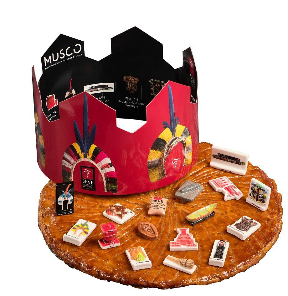 Galette de roi avec couronne