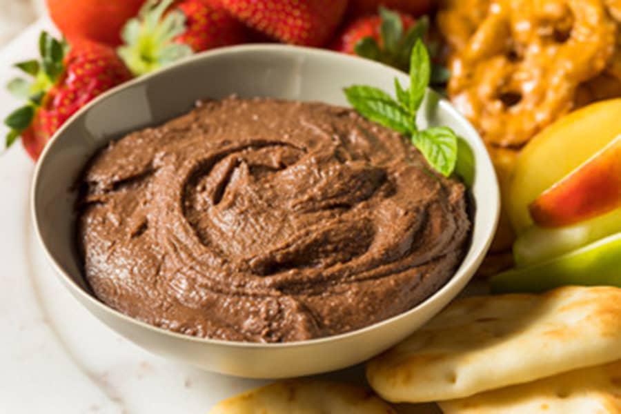 Houmous au chocolat : la collation (protéinée) de l’heure