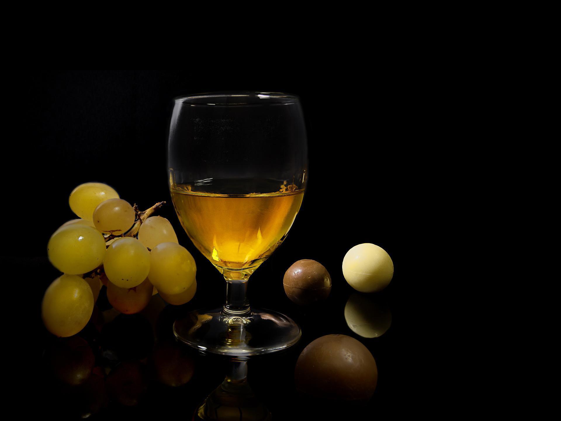 Le Vin Moelleux et le Chocolat : l’Accord Parfait !