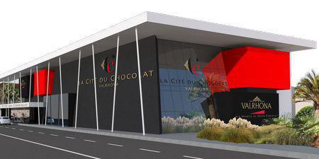 La première bougie de la Cité du Chocolat Valrhona sous un ciel radieux