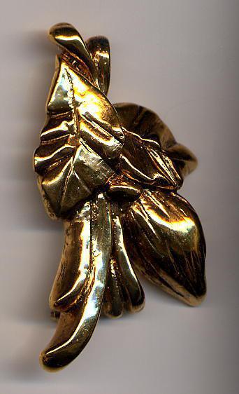 Broche cabosse en or fin n2