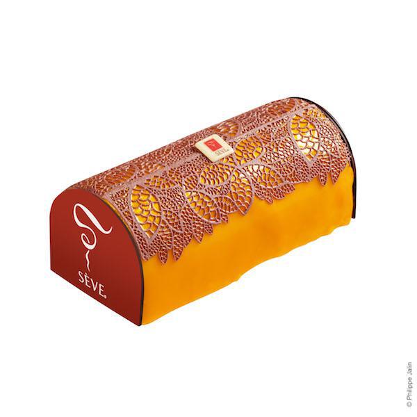 Bûche Un zeste de broderie détourée©