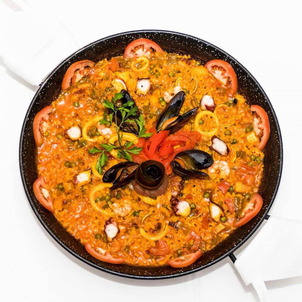 Cocina tradicional malagueña a orillas del Mediterráneo
