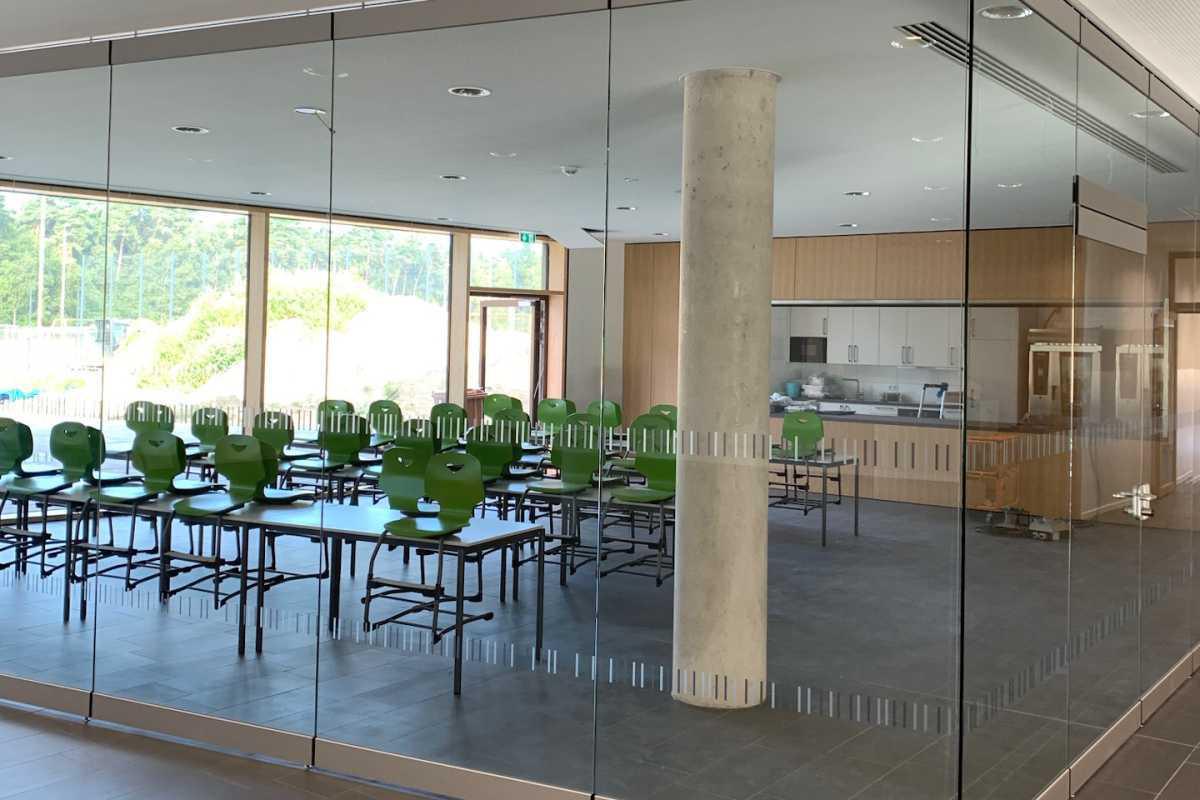 Willkommen in der neuen Grundschule und Kita Esterfelder Forst Willkommen in der neuen Grundschule und Kita Esterfelder Forst