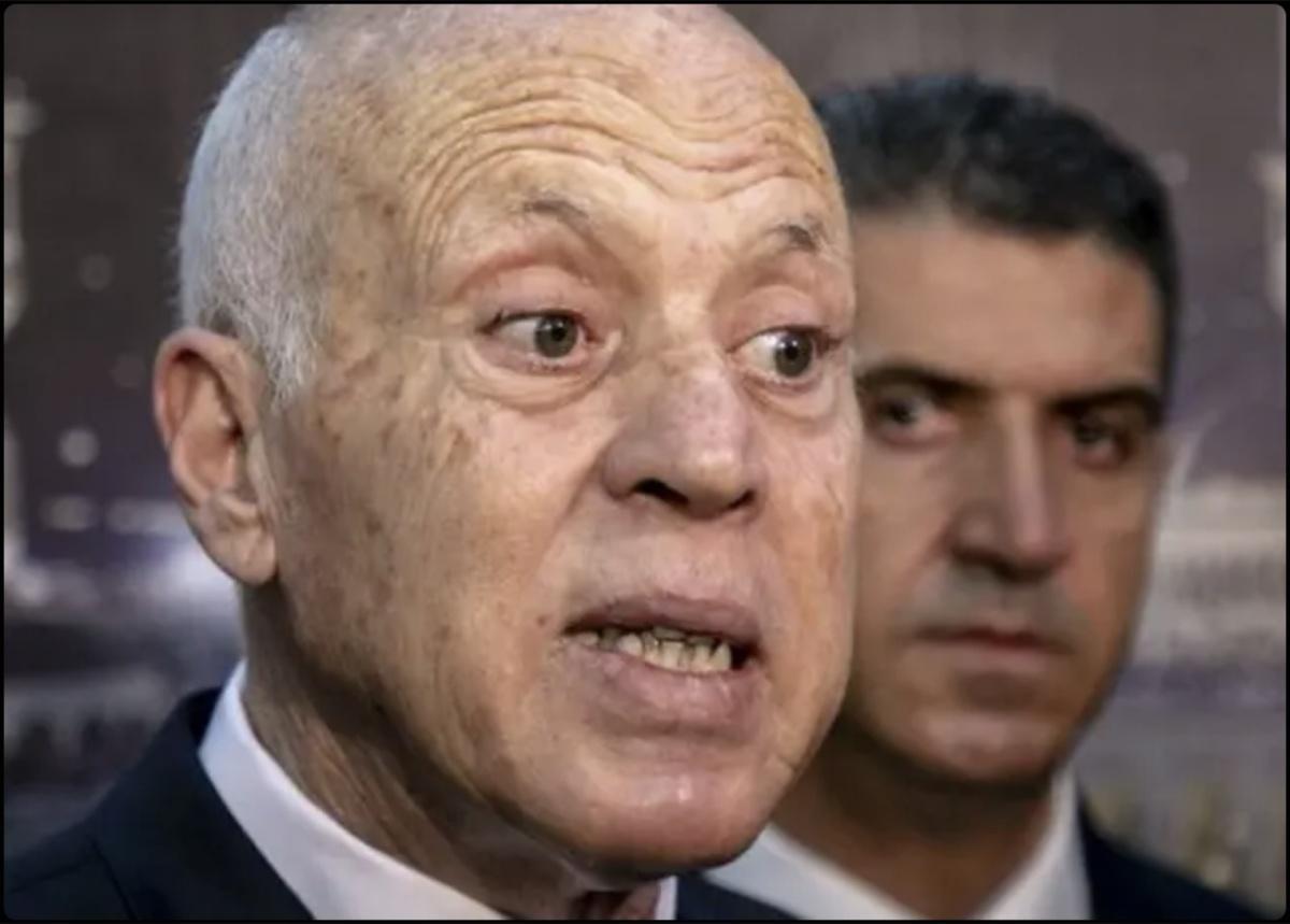 النائب الأمريكي جو ويلسون يدعو إلى وقف المساعدات للرئيس التونسي قيس سعيد