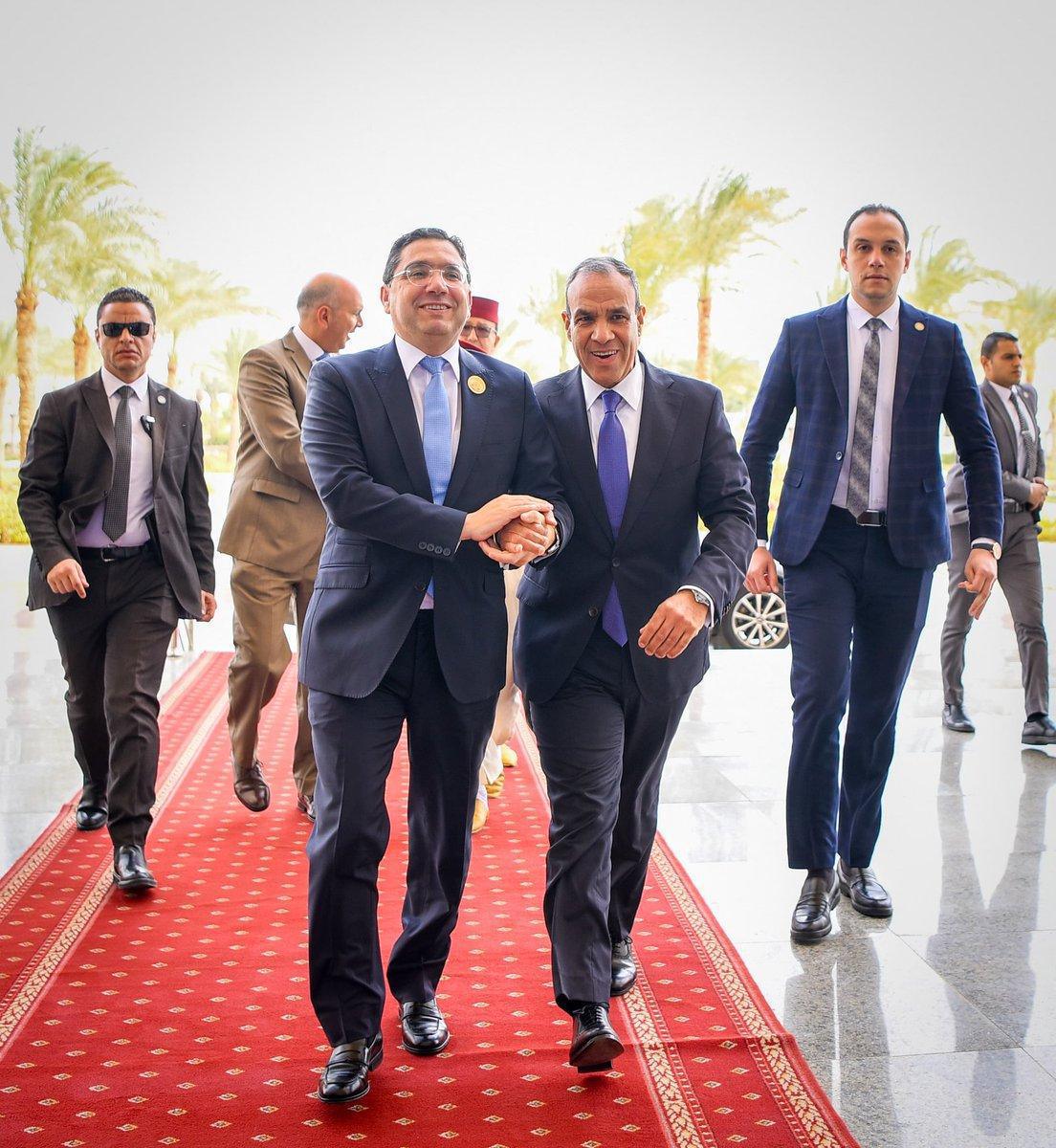 القمة العربية تتبنى خطة إعمار غزة وسط عزلة جزائرية متزايدة القمة العربية تتبنى خطة إعمار غزة وسط عزلة جزائرية متزايدة