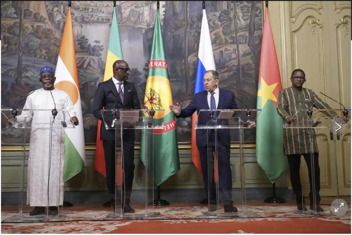 روسيا ودول الساحل: شراكة أمنية جديدة تُعيد تشكيل خريطة التعاون الدفاعي روسيا ودول الساحل: شراكة أمنية جديدة تُعيد تشكيل خريطة التعاون الدفاعي