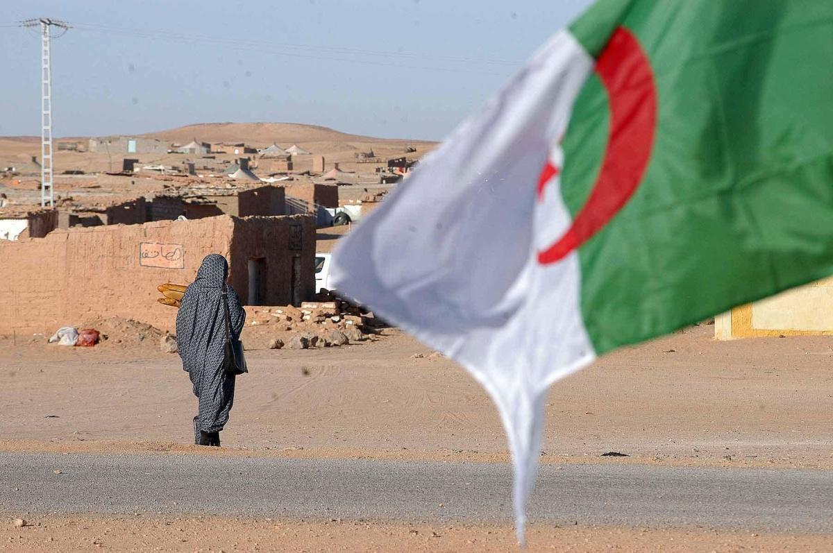 رجل أعمال صحراوي يطالب الجزائر بضمان الحق في التنمية بمخيمات تندوف
