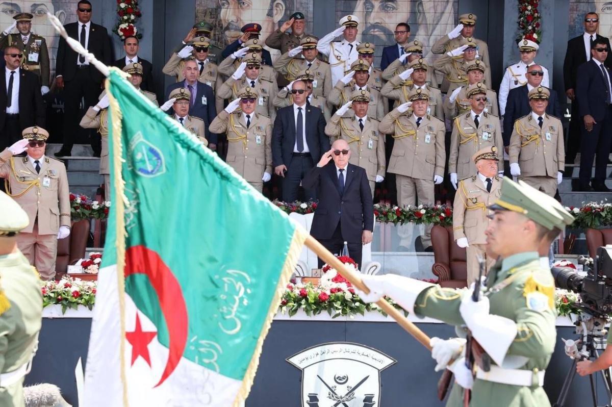 الصحافة العالمية تسلط الضوء على هروب غير مسبوق لجنرال جزائري سابق الصحافة العالمية تسلط الضوء على هروب غير مسبوق لجنرال جزائري سابق