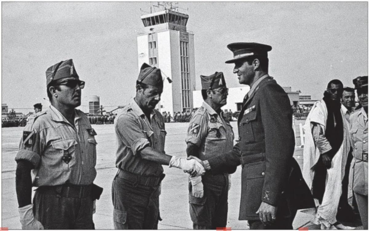 "لن أنسى كيف غادرنا الصحراء ولو بعد ألف عمر" "لن أنسى كيف غادرنا الصحراء ولو بعد ألف عمر"