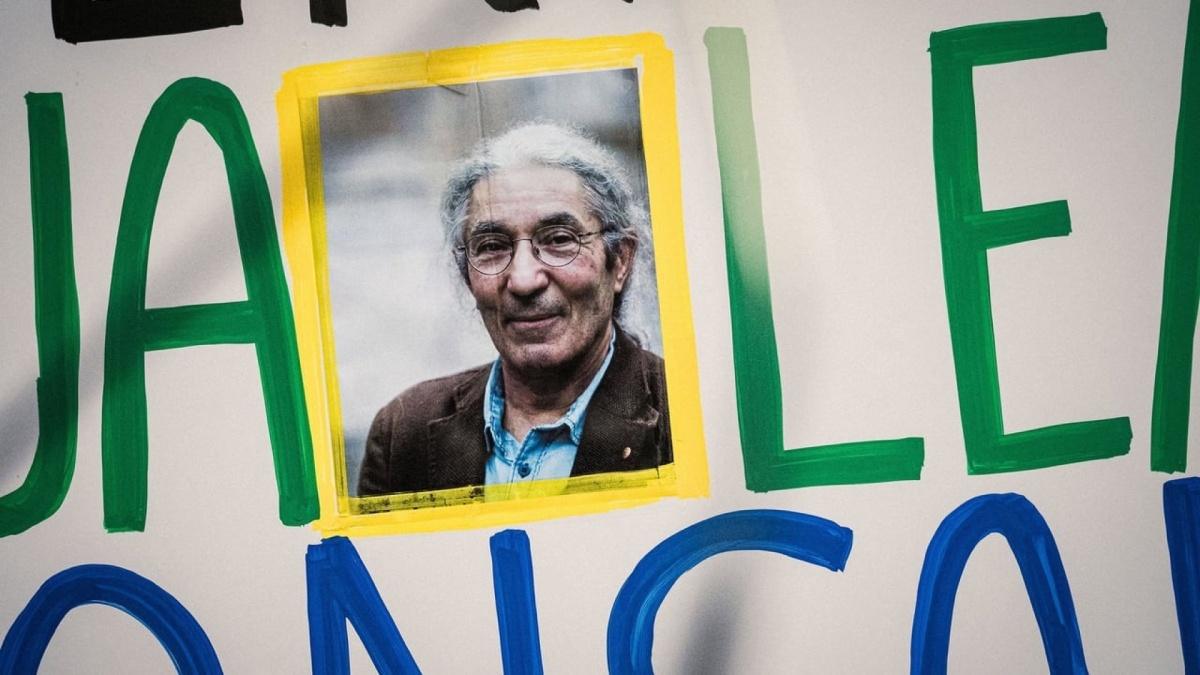 بوعلام صنصال: لعبة معقدة بين الجزائر وباريس وبرلين بوعلام صنصال: لعبة معقدة بين الجزائر وباريس وبرلين