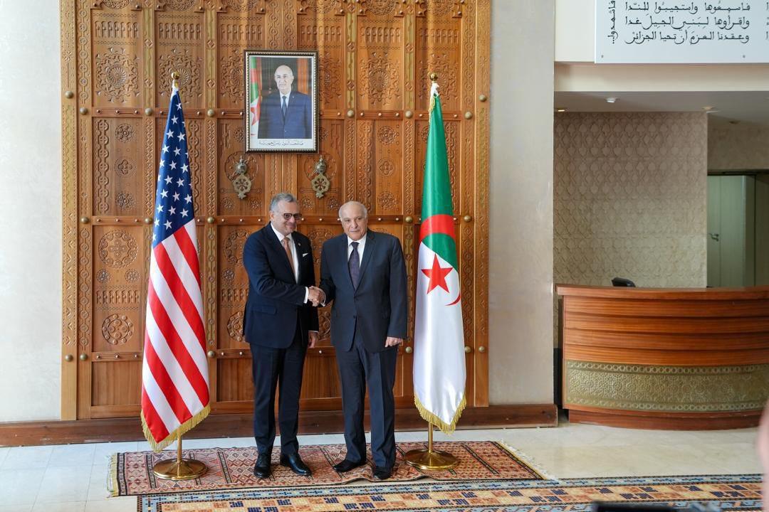 واشنطن تفرض إيقاعاً جديداً في ملف الصحراء: الحكم الذاتي تحت السيادة المغربية كخيار وحيد للتسوية واشنطن تفرض إيقاعاً جديداً في ملف الصحراء: الحكم الذاتي تحت السيادة المغربية كخيار وحيد للتسوية