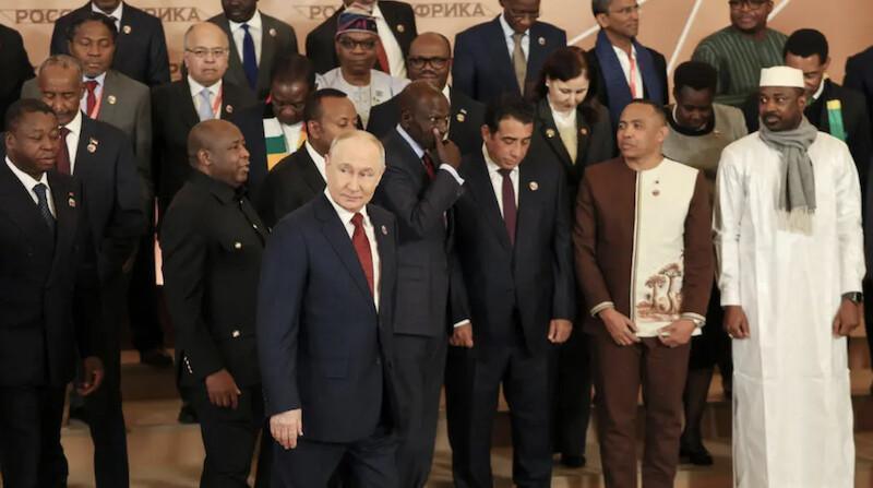 قمة موسكو: بوتين يروّج لنظام عالمي يمنح أفريقيا مكانة أكبر