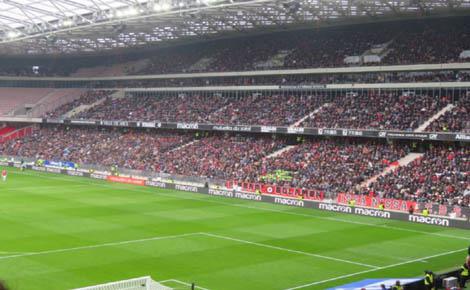 Des Supporters Nicois Aux Premieres Loges