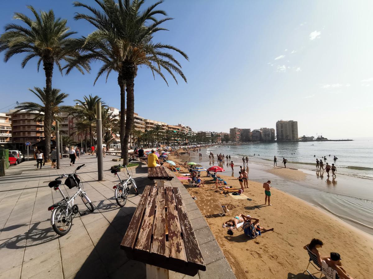 Semestra i Torrevieja – Sol, Strand och Avkoppling