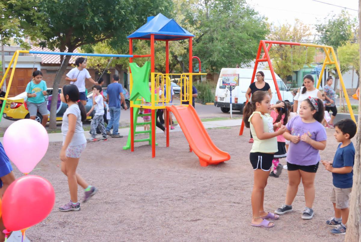 Bragagnolo presentó la Plaza Buena Vista de Carrodilla