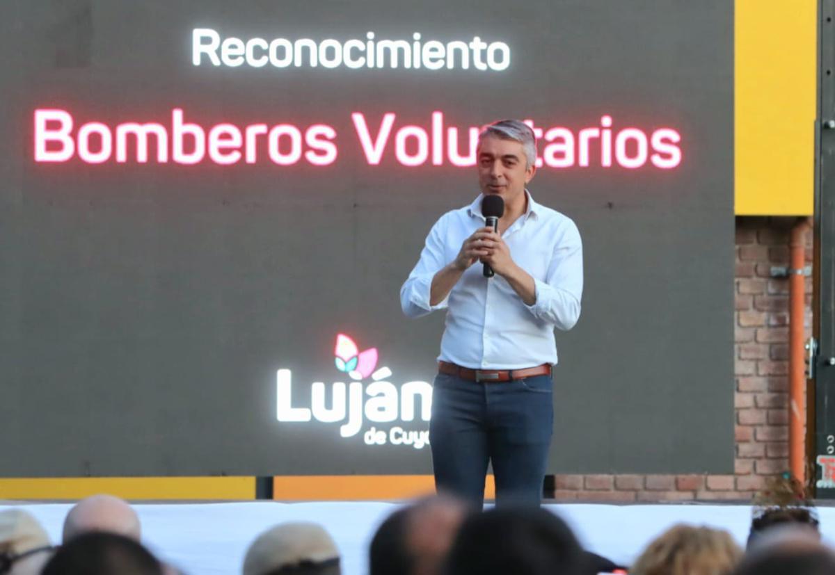 Municipalidad de Luján reconoció a los héroes que auxiliaron a los lujaninos durante los incendios
