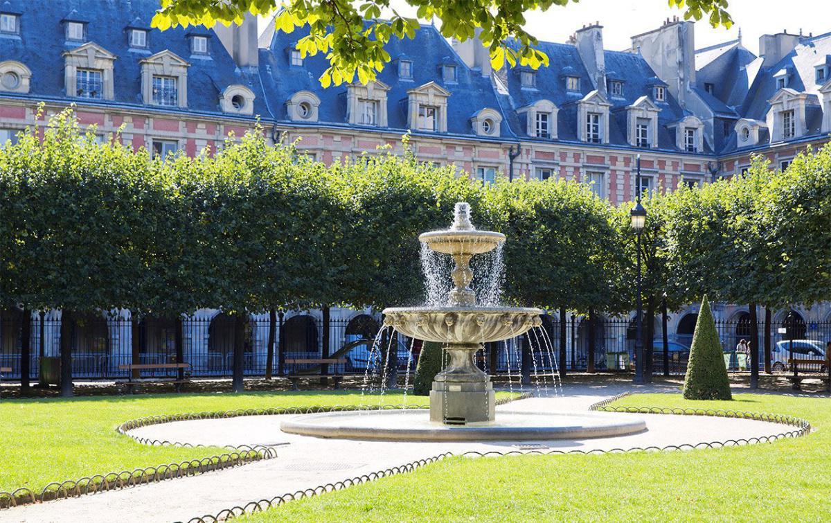 PARIS BOUGE! LE HAUT MARAIS LE TMEPLE HISTORIQUE CHIC ET BRANCHE