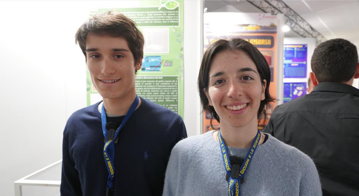 Efficienza del processo di fotosintesi clorofilliana di tre piante Efficienza del processo di fotosintesi clorofilliana di tre piante