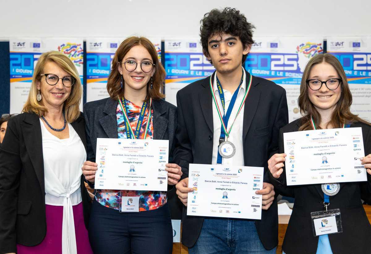 Magnetic fields in action - Campo elettromagnetico in azione Magnetic fields in action - Campo elettromagnetico in azione