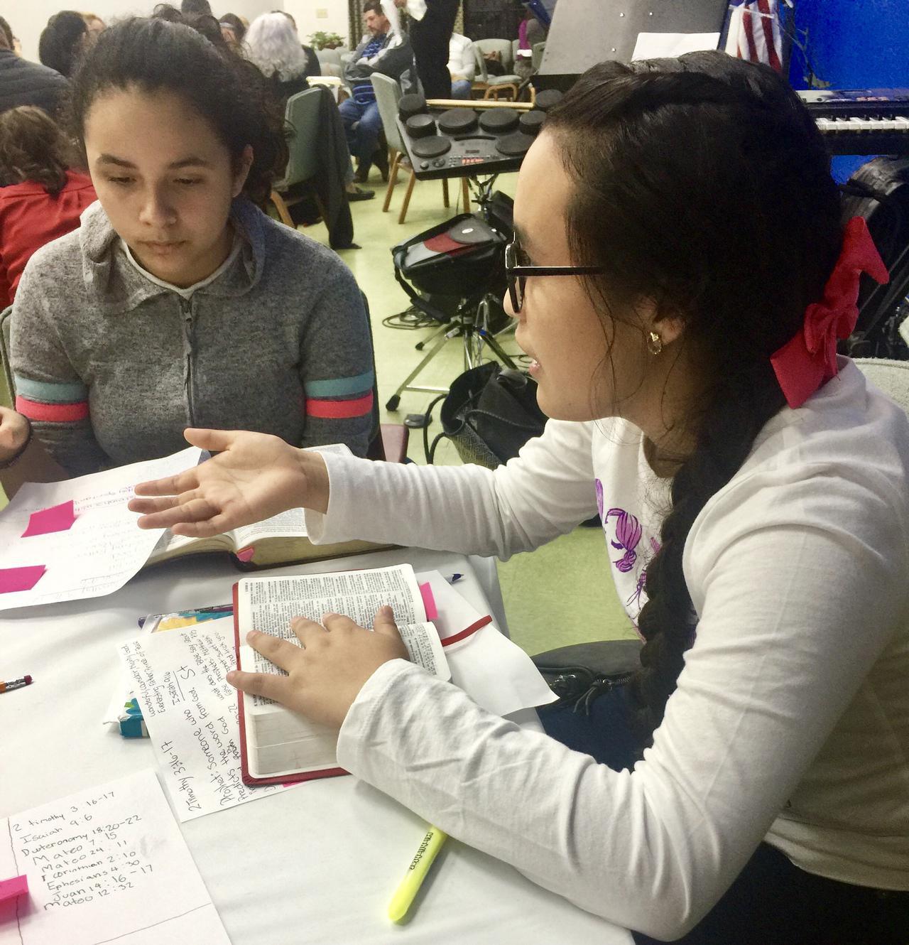 Mentes jóvenes e inquisitivas que quieren saber más de Dios.