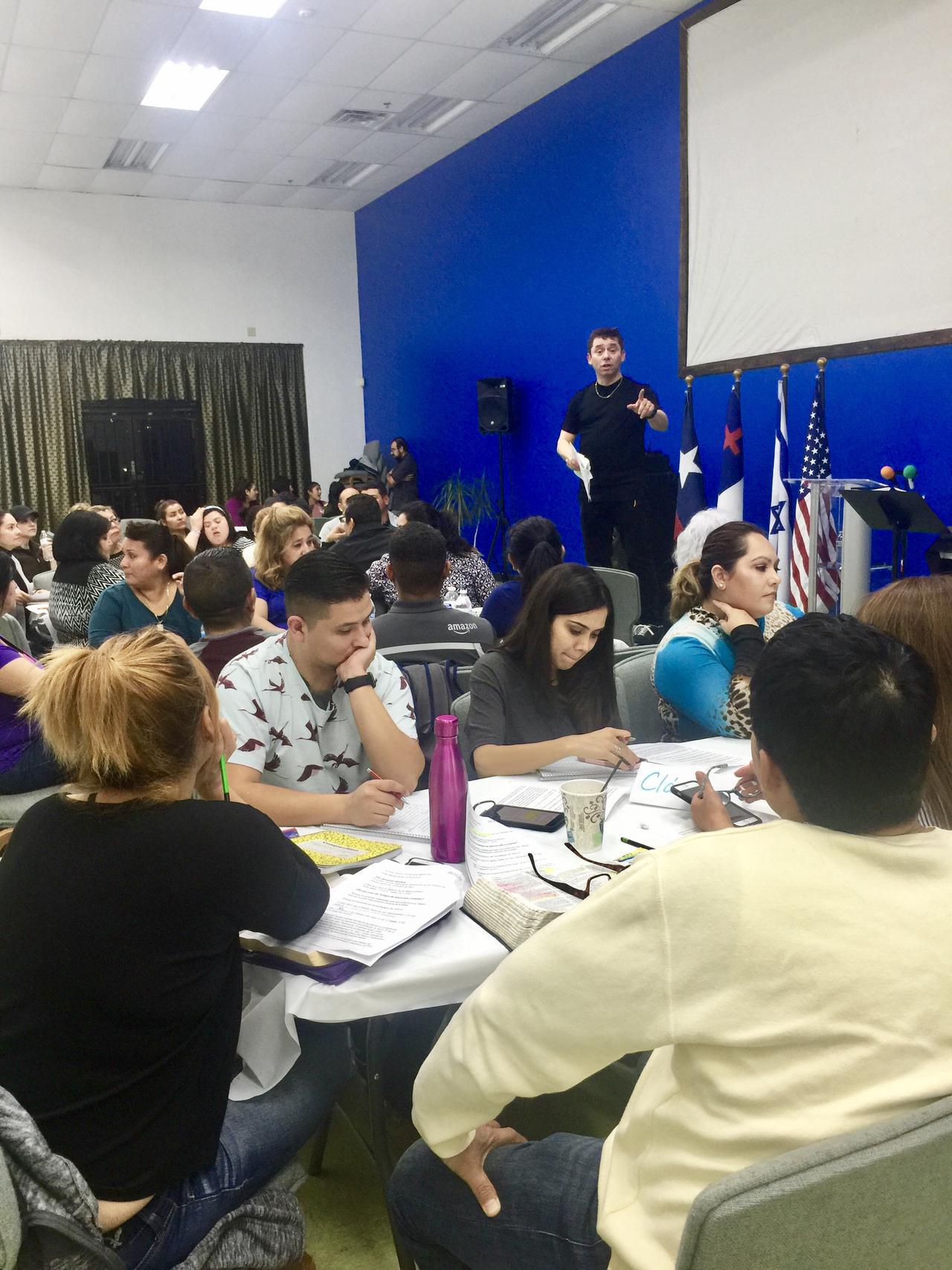 Todos atentos y tomando nota sobre el tema.