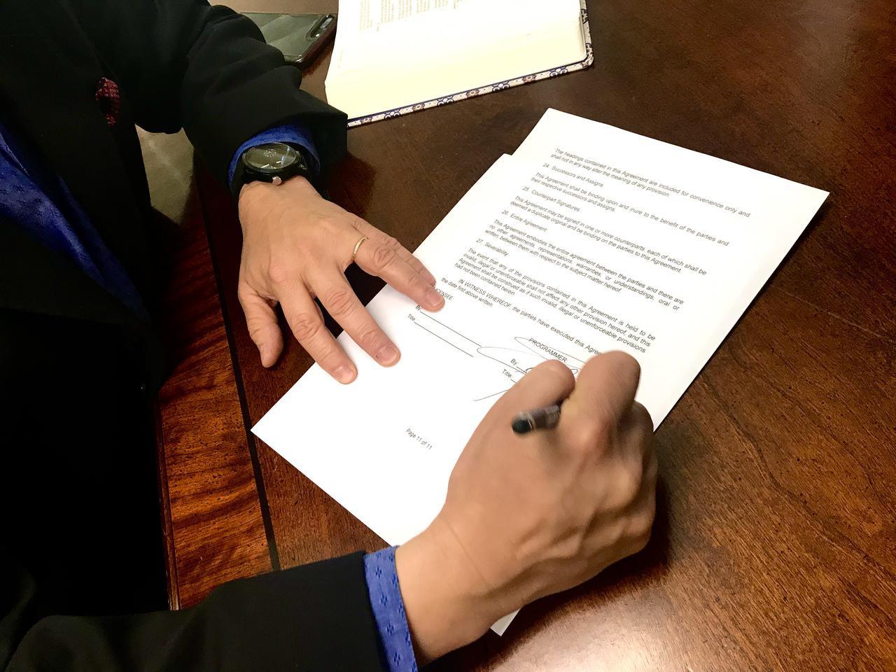 ¡El momento cuando firmamos el contrato!