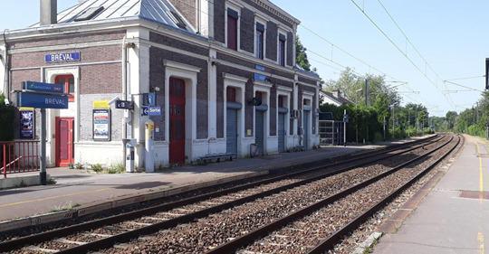 Bréval : les nouveaux horaires de la SNCF font dérailler les usagers(Le Parisien)