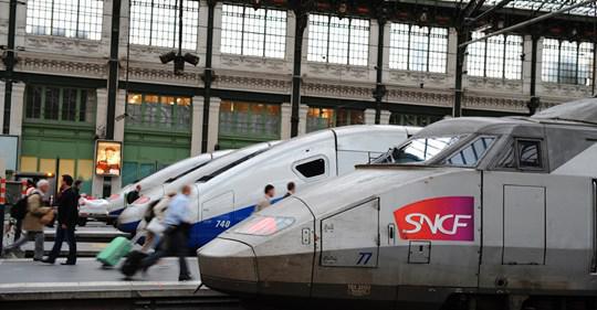 Conflit à la SNCF: "Il faut remettre un contrôleur dans tous les trains avec le conducteur" réclame SUD-Rail Conflit à la SNCF: "Il faut remettre un contrôleur dans tous les trains avec le conducteur" réclame SUD-Rail
