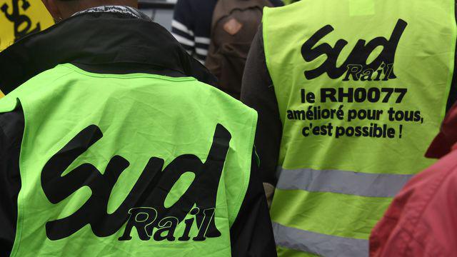 Facebook a-t-il censuré les pages des syndicats de cheminots ?
