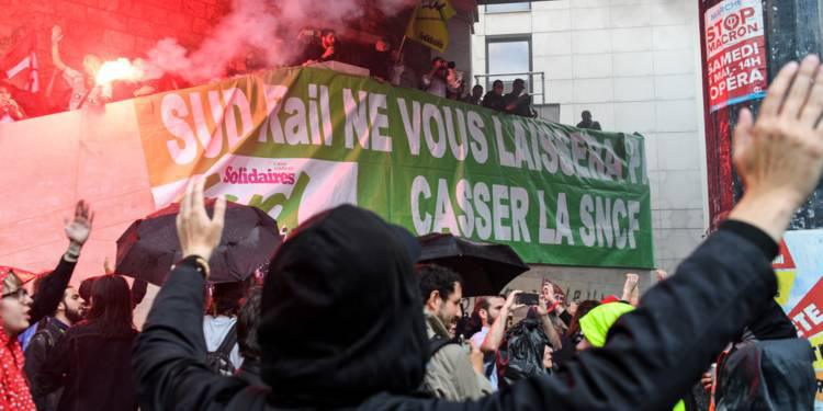 Grèves, droit de retrait... Pourquoi le climat est devenu aussi explosif au sein de la SNCF Grèves, droit de retrait... Pourquoi le climat est devenu aussi explosif au sein de la SNCF