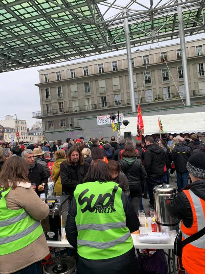 Amiens : Noël des cheminot(es) picard en lutte !!!