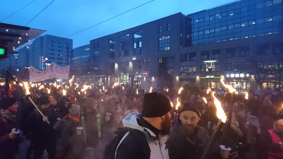 Manifestation aux flambeaux de Lyon ce jeudi soir...