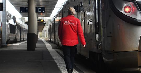 Grève à la SNCF : la direction verse une prime à certains non-grévistes Grève à la SNCF : la direction verse une prime à certains non-grévistes