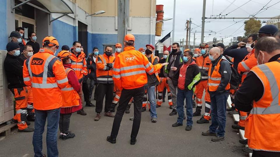 Interpellation du directeur de SNCF Voyageurs par les agents du TSEE à Conflans