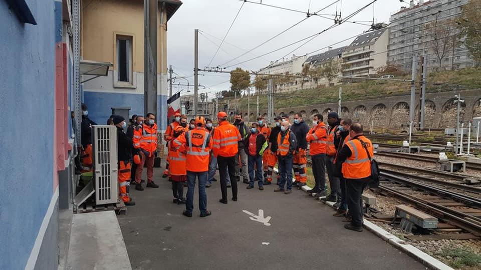 Interpellation du directeur de SNCF Voyageurs par les agents du TSEE à Conflans