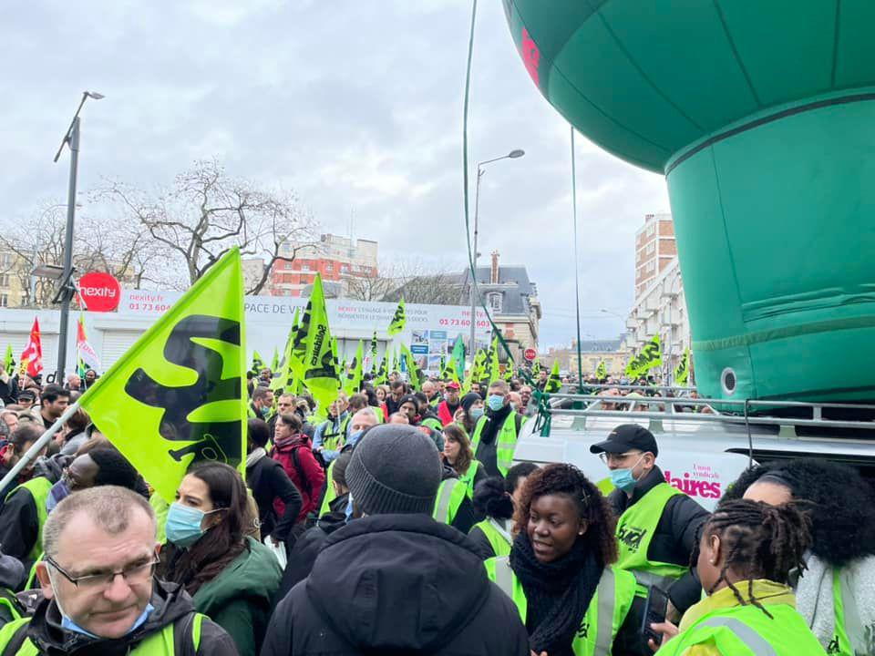 16/02 - Rassemblement devant le Conseil Régional Ile de France