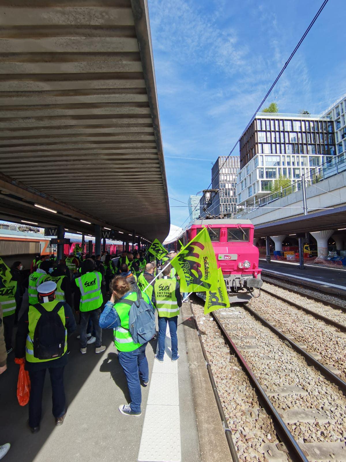 11/04/22 - Rassemblement contre la filialisation de la SNCF et des cheminot-es !